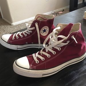 Men’s Converse Sneakers.size 10